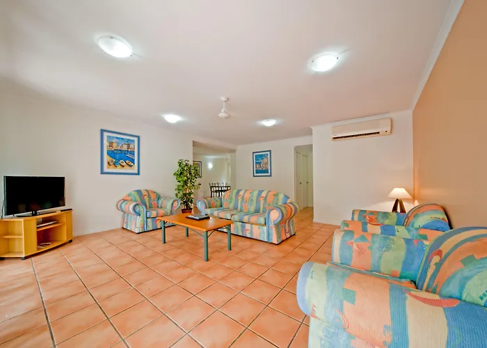 At Beach Court Holiday Villas Airlie Beach