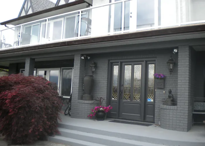 A Le Chateau Du Lac West Kelowna