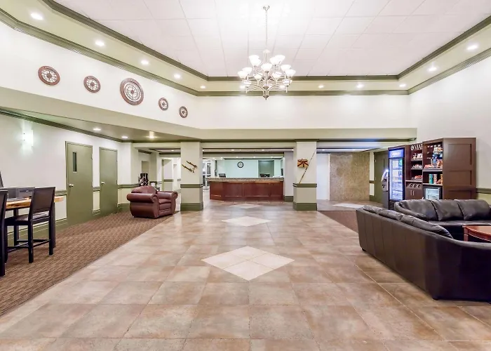Ramada By Wyndham Hinton Hotel
