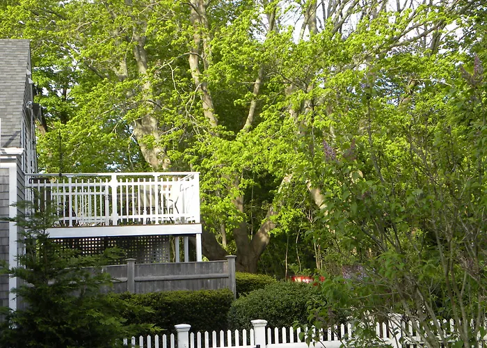 Candleberry Inn On Cape Cod Brewster