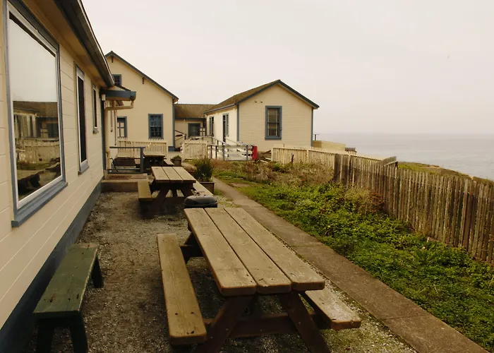 Hi Point Montara Lighthouse Hotel