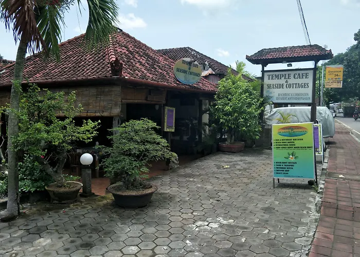 Temple Cafe & Seaside Cottages Candi Dasa 