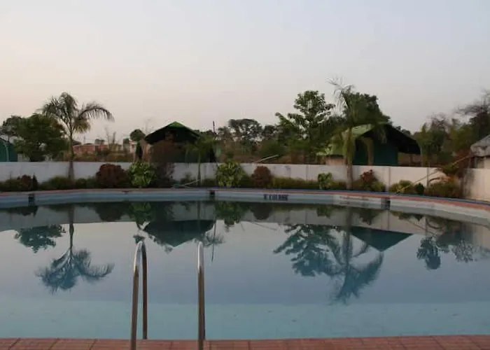 United-21 Tiger'S Habitat Hotel Kanha