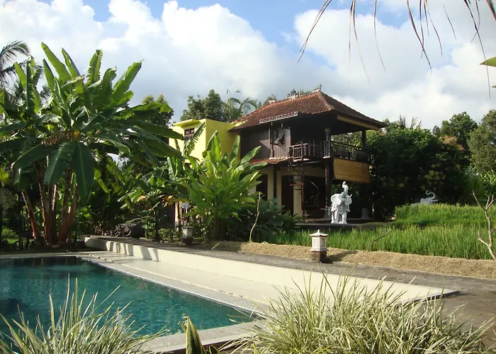 Atres Villa Munduk