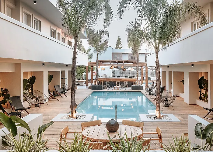 More Meni Residence & Suites Tigkaki 