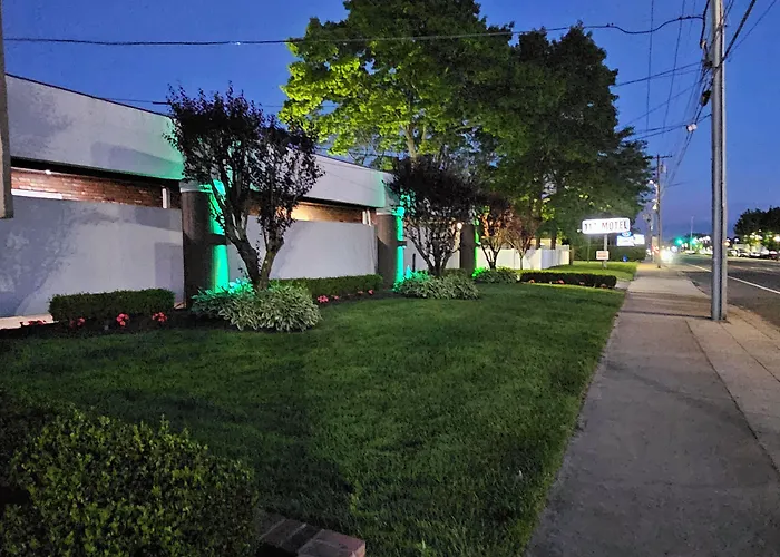 112 Motel Medford