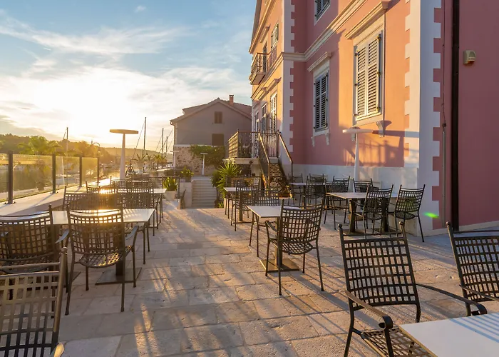 B&B Heritage Villa Apolon Stari Grad 