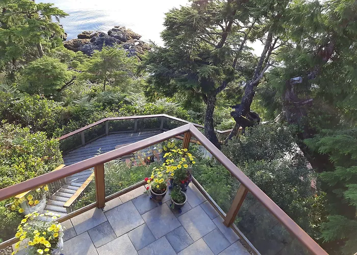Reef Point Oceanfront Bed And Breakfast Ucluelet