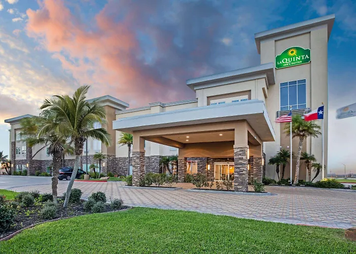 La Quinta By Wyndham Corpus Christi - Portland Hotel