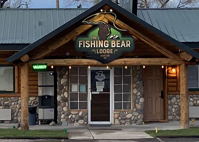 The Fishing Bear Lodge Ashton