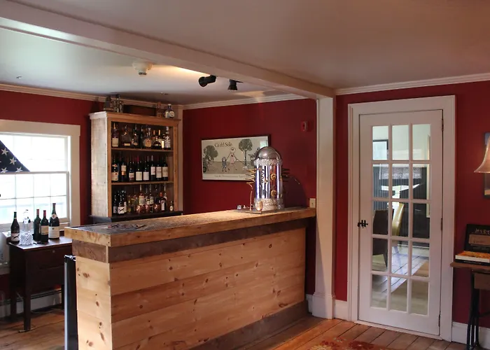 King Hill Inn & Kitchen New London