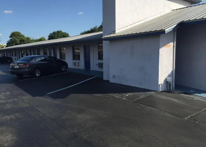 Sebring Inn