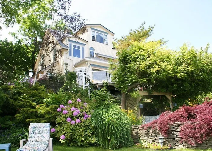 A Boat To Sea Bed & Breakfast North Sydney
