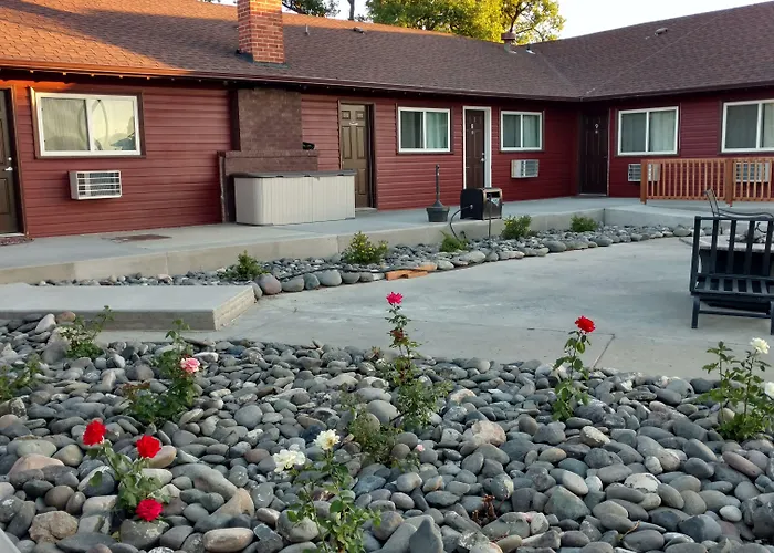 Cattlemen Motel Lovell