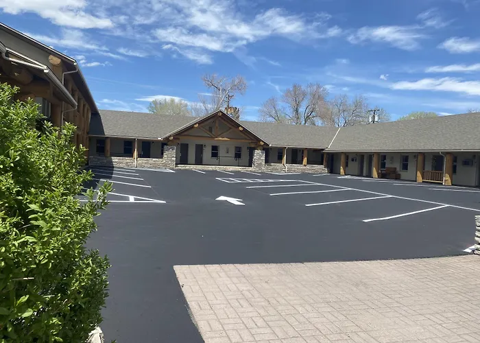 Moose Creek Lodge & Suites Cody