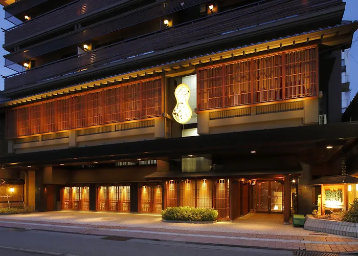 Hatori Kaga 