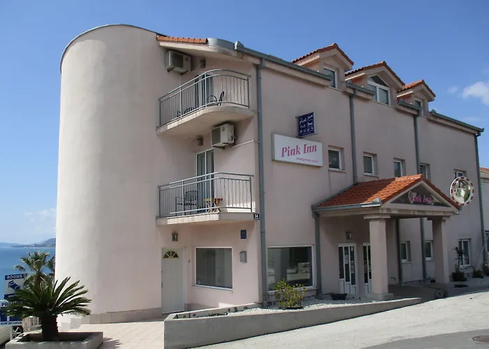 Pink Inn Podstrana