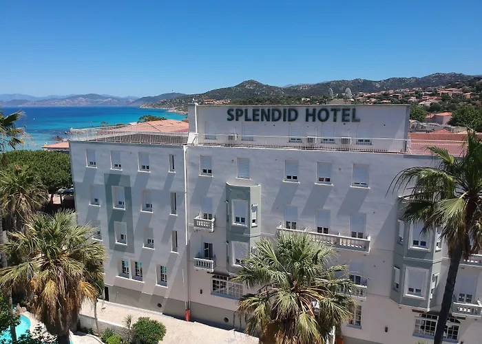 Splendid Hôtel LʼÎle-Rousse