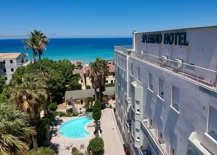 Splendid Hôtel LʼÎle-Rousse