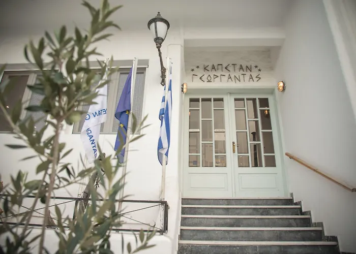 Capetan Giorgantas Hotel Adamantas 