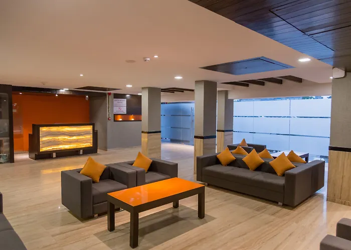 Ahmedabad, Satellite Hotel