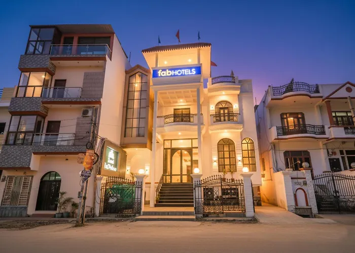 Fabhotel Raj Palace Lucknow
