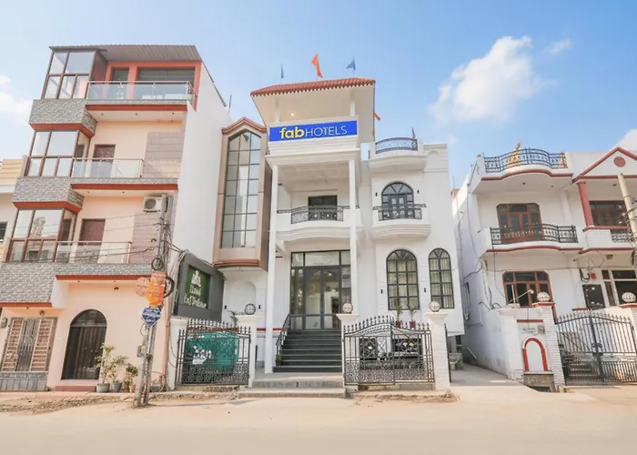 Fabhotel Raj Palace Lucknow