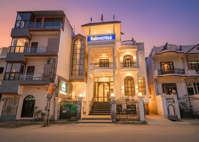 Fabhotel Raj Palace Lucknow