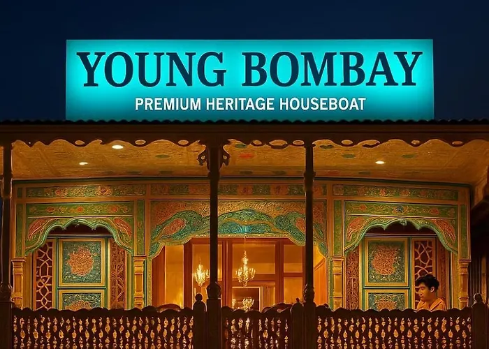 Young Bombay Premium Heritage Houseboat Srinagar 