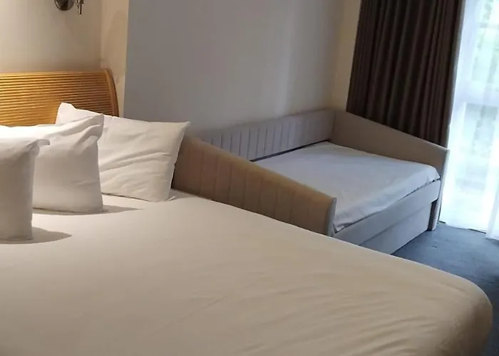 London Thames Lodge By Dancenter Near Thorpe Park Staines-upon-Thames