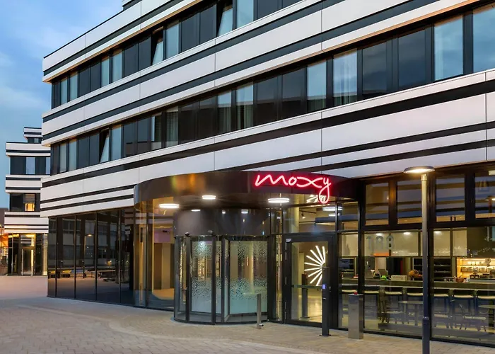 Moxy Hamburg - Finkenwerder Hotel