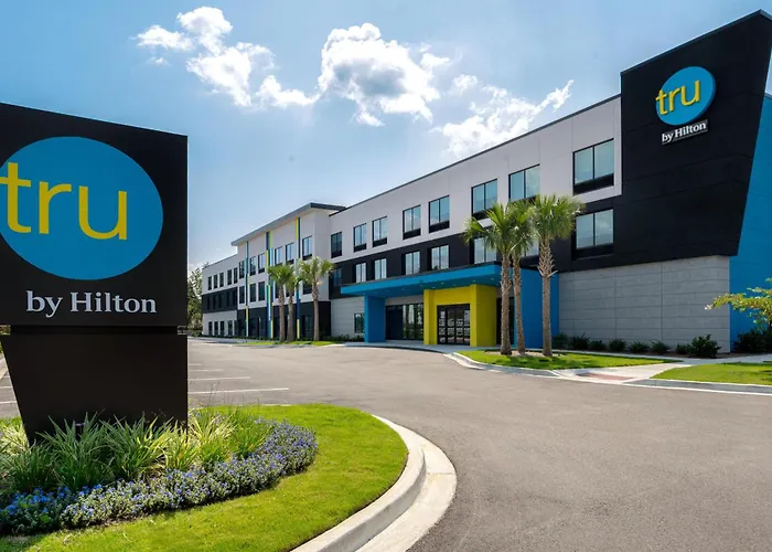 Tru By Hilton Brunswick Hotel