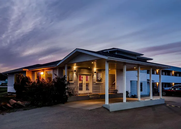 Super 8 By Wyndham Smoky Lake