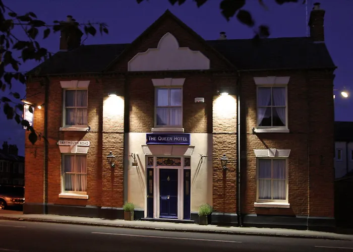 The Queen Hotel Olney