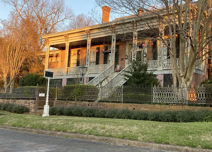 Corners Mansion Inn - A Bed And Breakfast Vicksburg