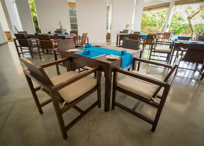 Roman Beach Hotel Hikkaduwa