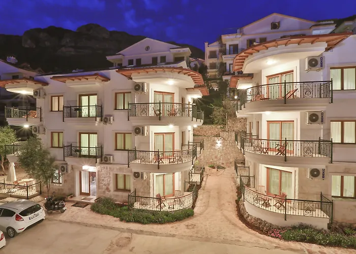 Kaş, merkezde, denize yakın, balkonlu, konforlu apart daireler