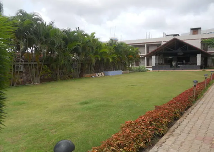Cotton County Club And Resort Hubli