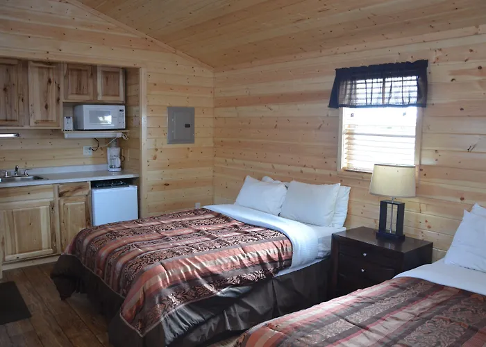 Roosevelt Inn & Suites Watford City