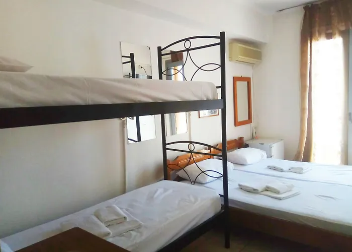 Delfini Hotel Piraeus