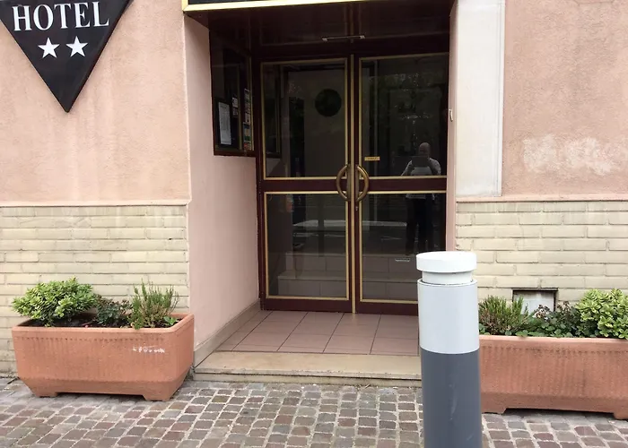Hotel De La Place Malakoff