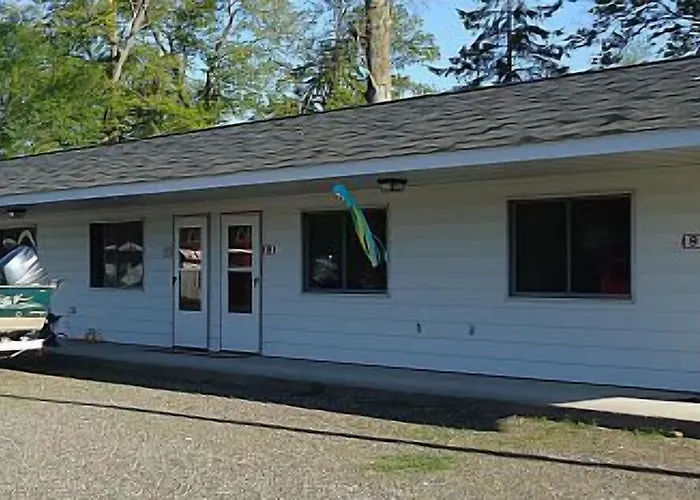 Red Door Resort & Motel Aitkin