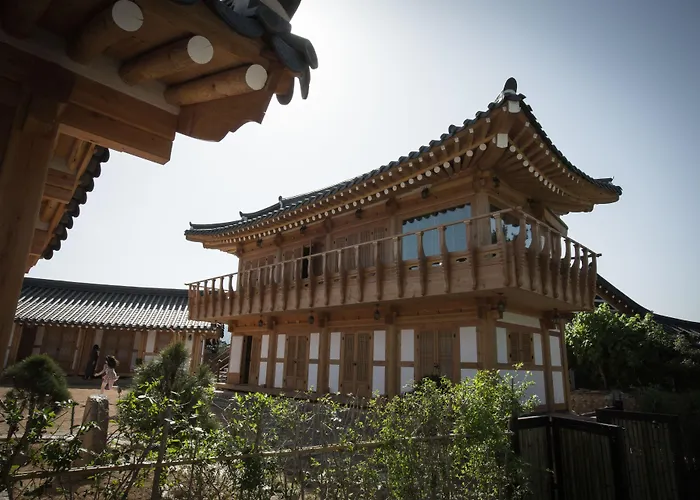 Happy Village Syeobul Hanok Pension Gyeongju