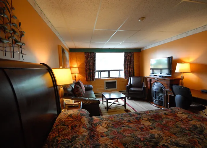 Pinewood Motor Inn Espanola
