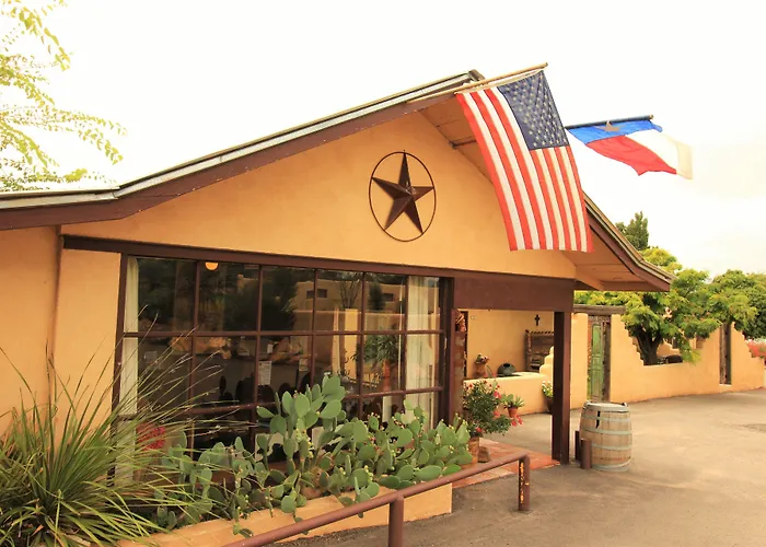 The Maverick Inn Alpine