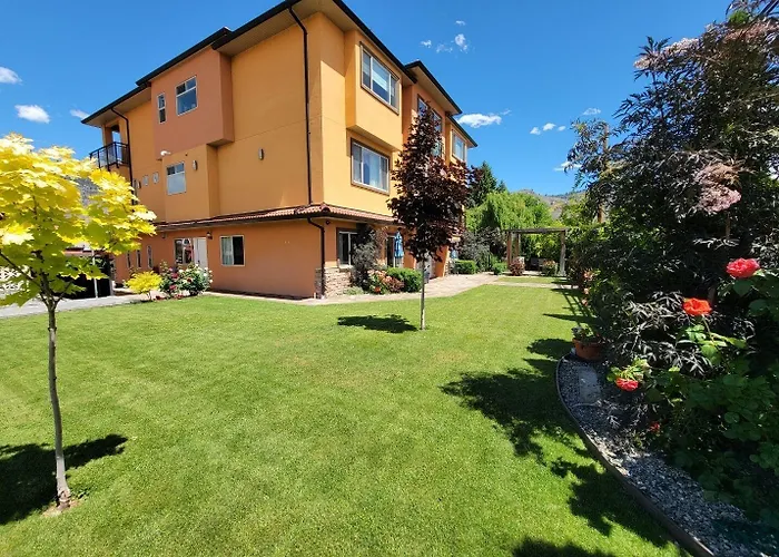 Sahara Suites Osoyoos