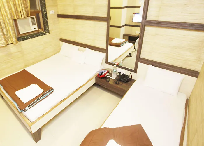 Hotel Al Moazin Mumbai
