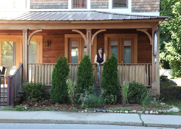The Trail In Adams - Berkshires' Art Hotel