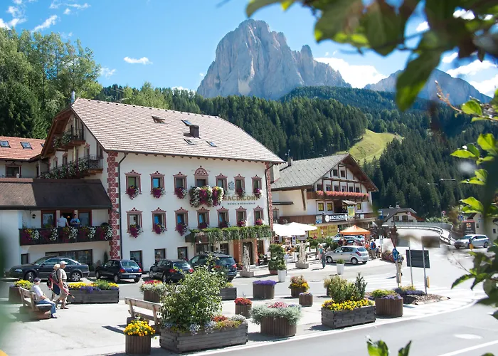 Boutique & Fashion Hotel Maciaconi - Gardenahotels Santa Cristina Val Gardena