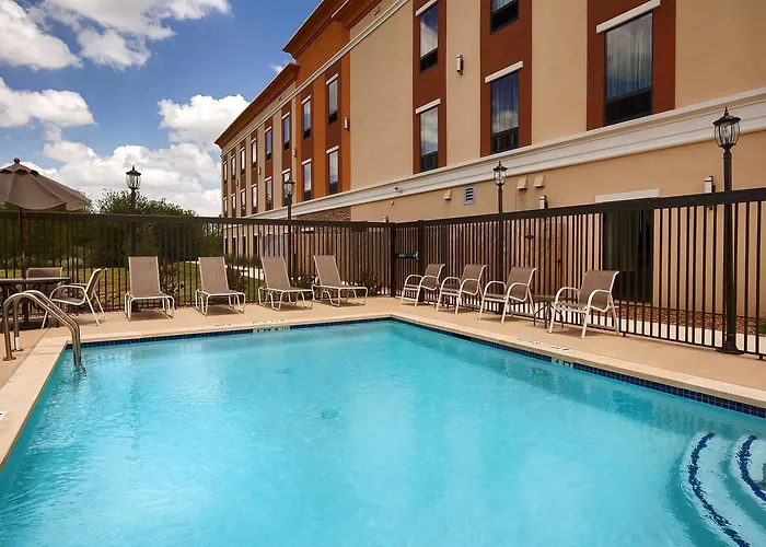 Best Western Plus Elmendorf Hotel San Antonio Hotel